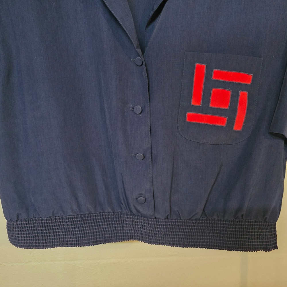 Vintage Willi of California Navy Blue Smocked Cropped Hem Blouse Red Geometric - Picture 6 of 12